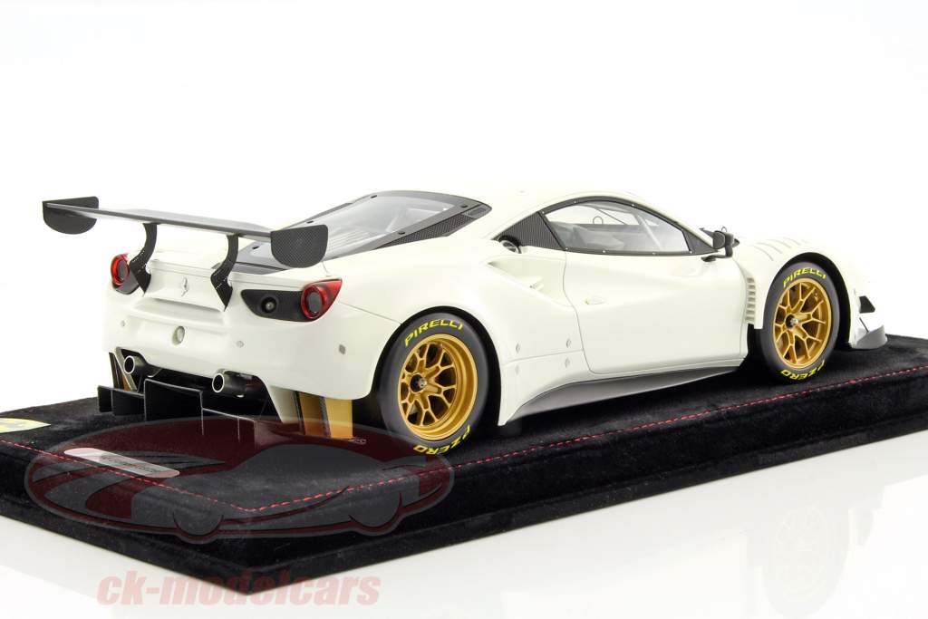 Ferrari 488 GT3 année de construction 2015 blanc 1:18 BBR