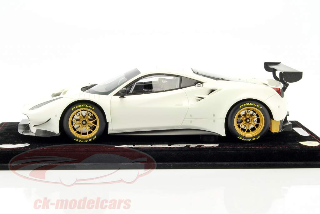 Ferrari 488 GT3 année de construction 2015 blanc 1:18 BBR
