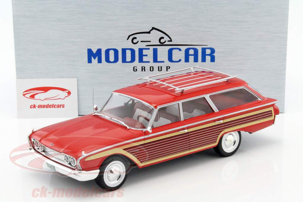 Ford Country Squire と 木目調 赤 1:18 ModelCar Group