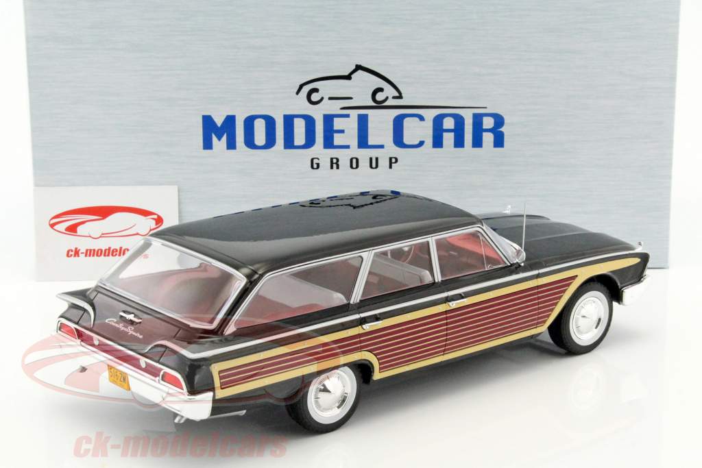 Ford Country Squire с вид дерева черный 1:18 ModelCar Group