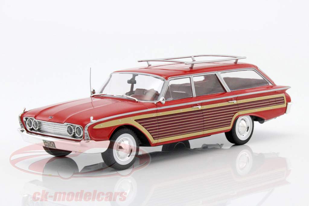 Ford Country Squire と 木目調 赤 1:18 ModelCar Group