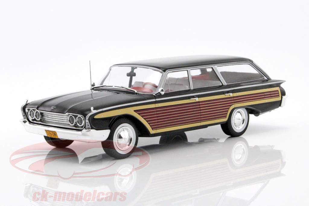 Ford Country Squire med træ-look sort 1:18 Model Car Group