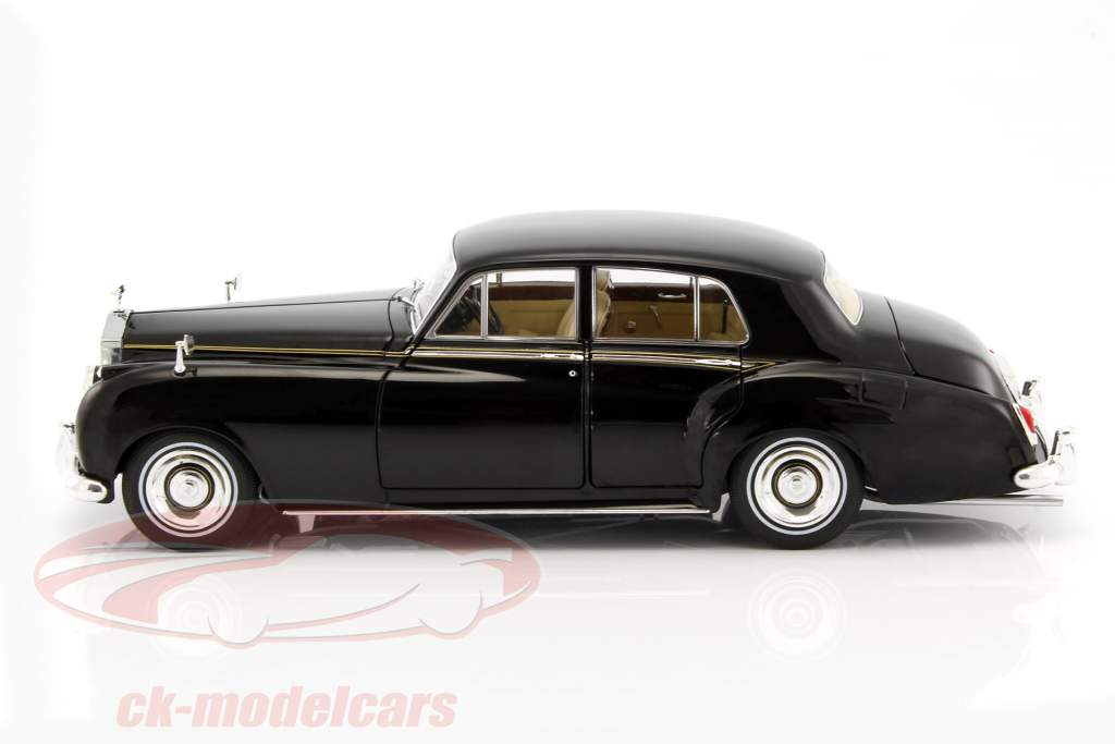 Rolls Royce Silver Cloud II 建造年份 1954 黑 1:18 Minichamps