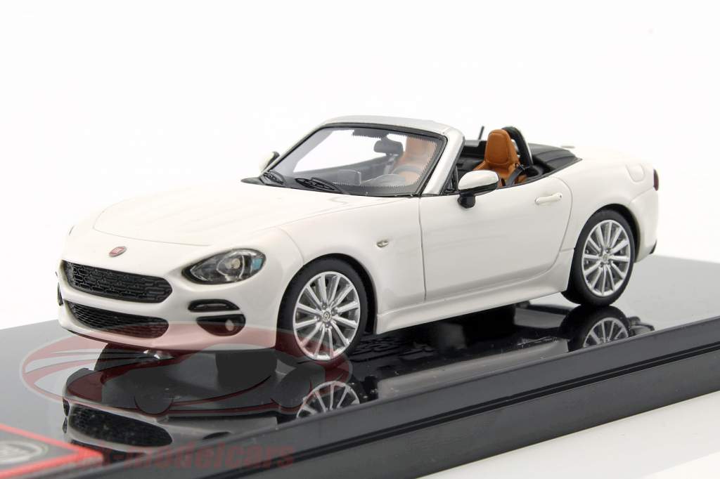 Fiat 124 Spider Convertible wit 1:43 BBR