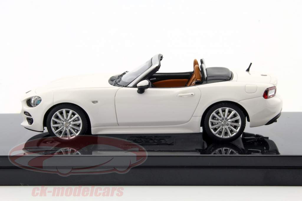 Fiat 124 Spider Convertible blanc 1:43 BBR