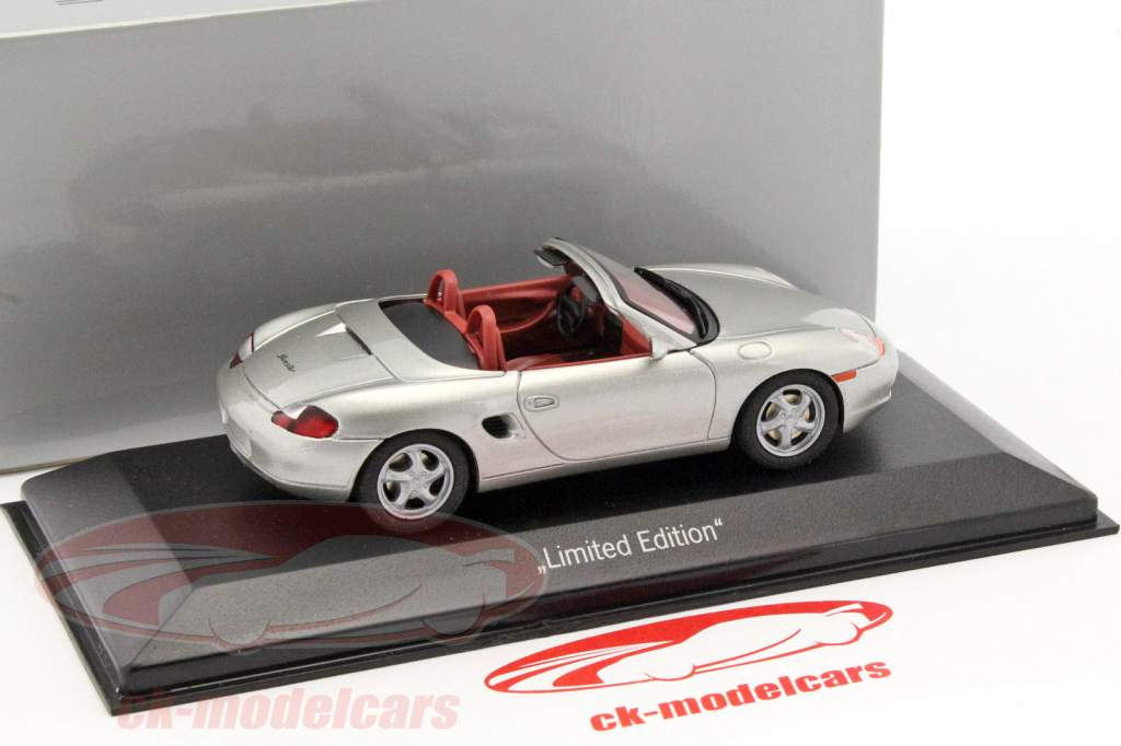 Porsche Boxster silber metallic 1:43 Schuco