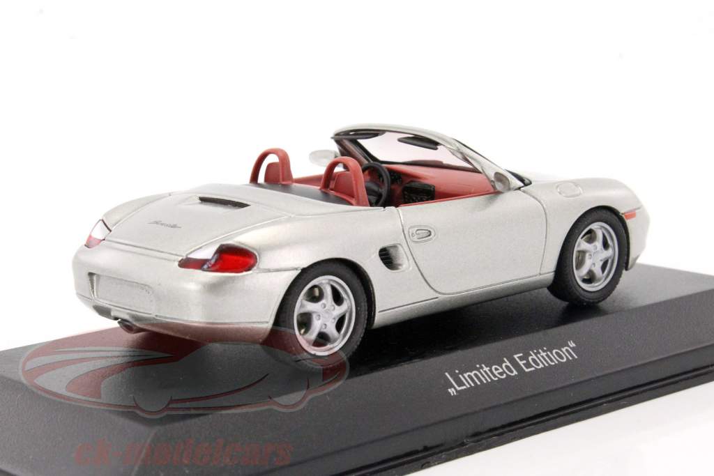 Porsche Boxster серебро металлический 1:43 Schuco