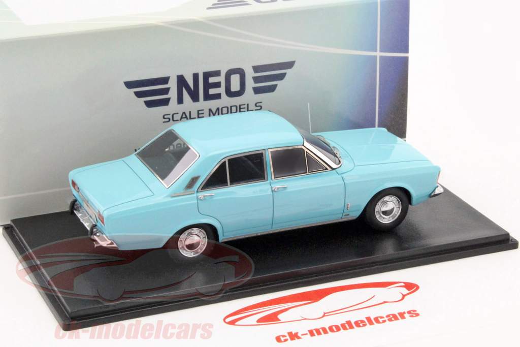 Ford P7A 四门轿车 淡蓝色 1:43
