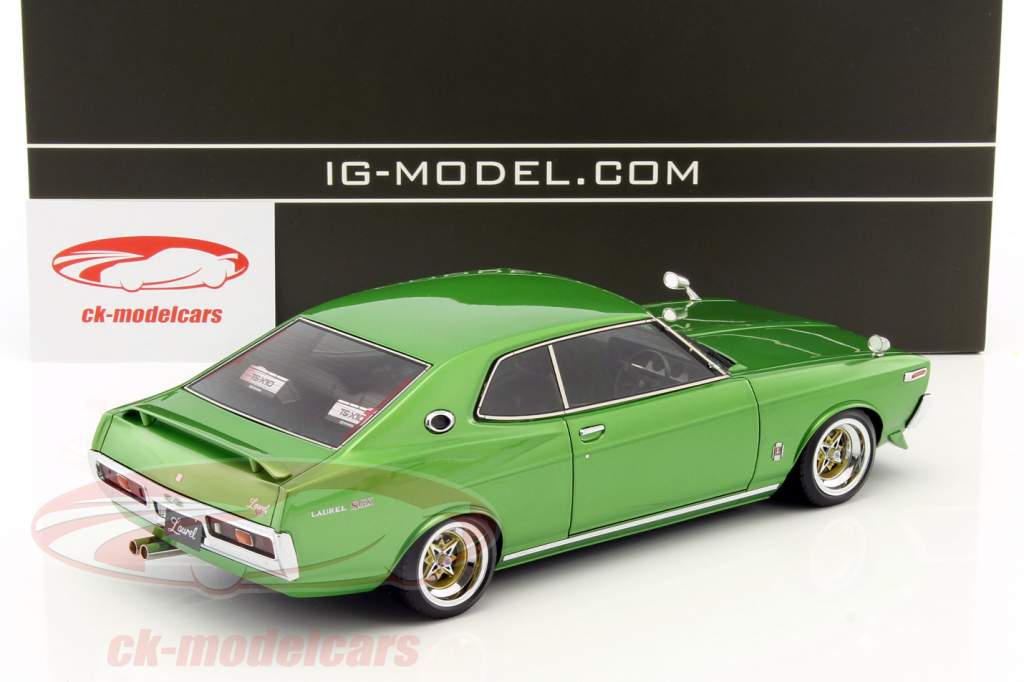 Nissan Laurel 2000 SGX (C130) vert 1:18 Ignition Model