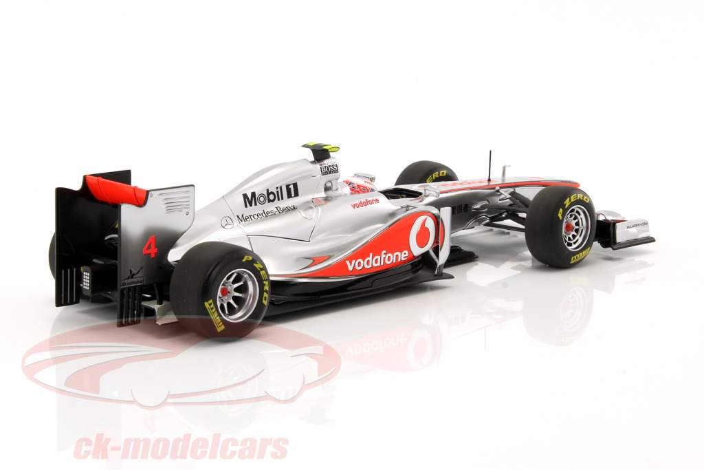 Jenson Button, McLaren Mercedes MP 4-26 Formula 1 2011 1:18 Minichamps
