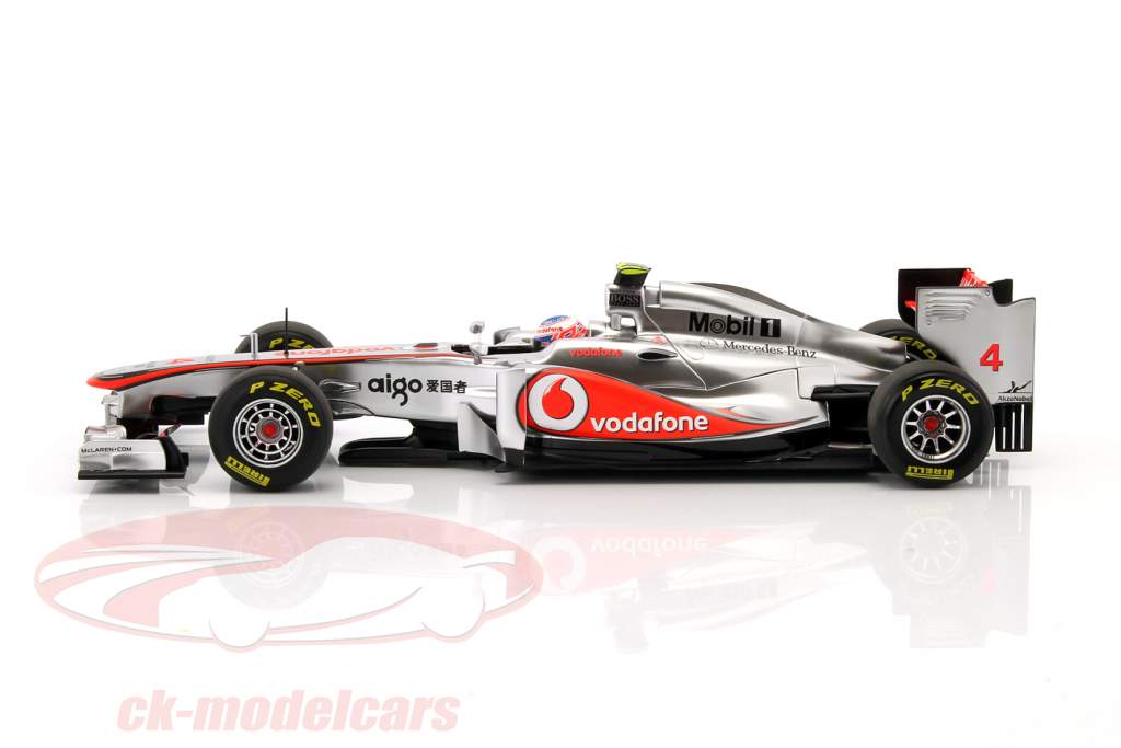 Jenson Button, McLaren Mercedes MP 4-26 Formula 1 2011 1:18 Minichamps