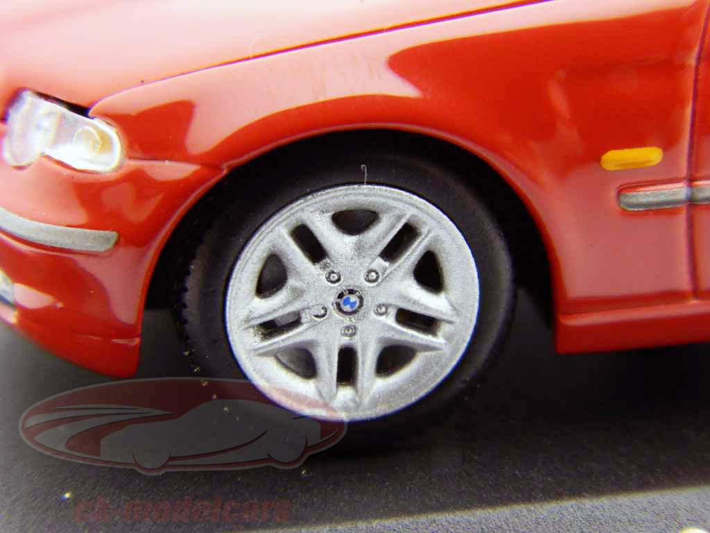 BMW 325ti compact (E46) Bj. 2000 hellrot / lightred 1:43 Minichamps