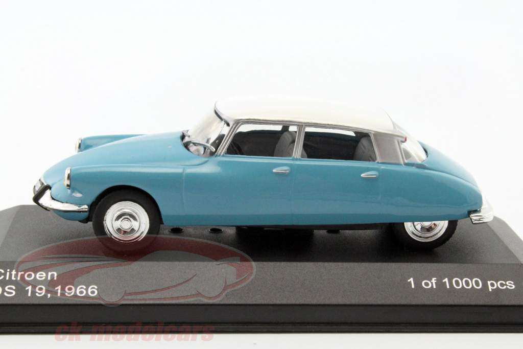 Citroen DS 19 année de construction 1966 bleu clair / blanc 1:43 WhiteBox
