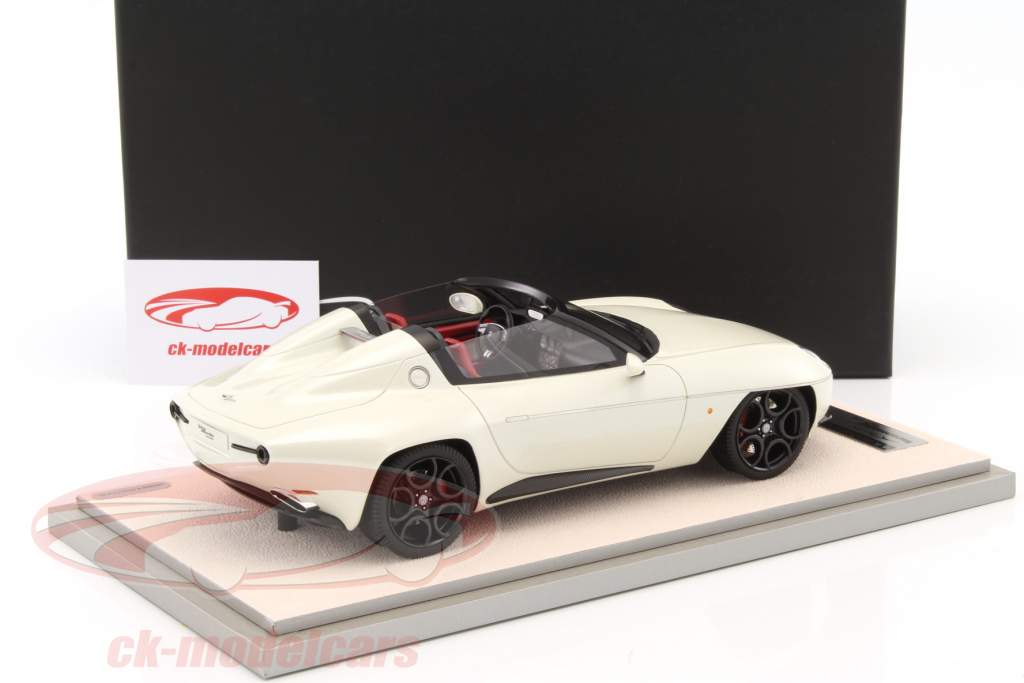 Alfa Romeo Disco Volante Spyder Год постройки 2016 жемчужный белый 1:18 Tecnomodel