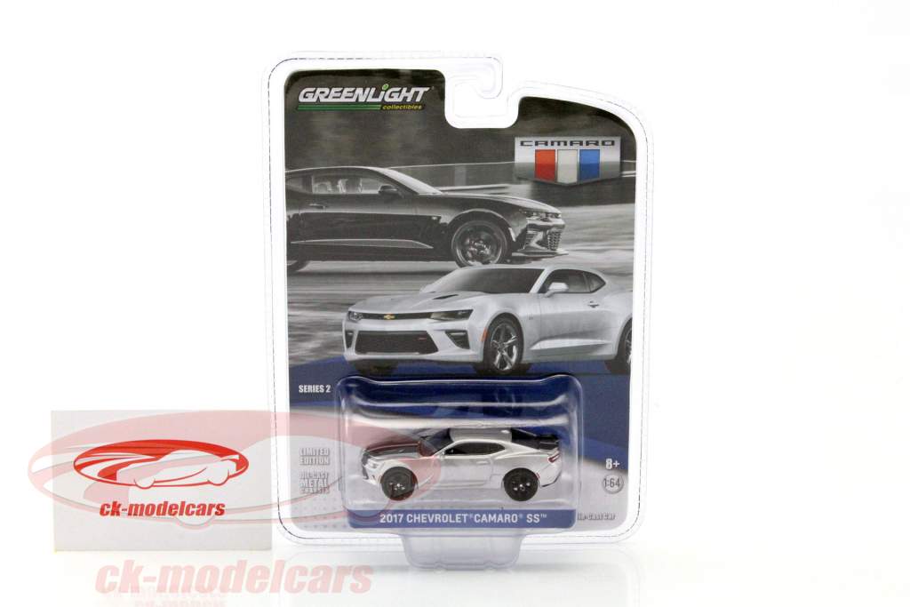 Chevrolet Camaro SS ano de construção 2017 prata / preto 1:64 Greenlight