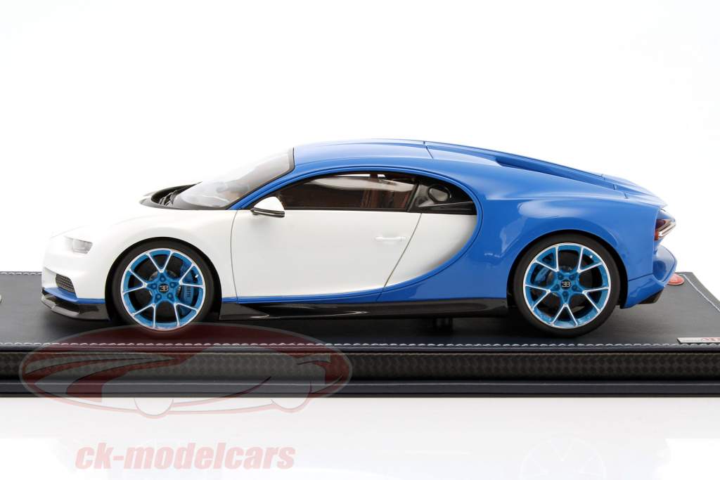Bugatti Chiron blue / white with showcase 1:18 MR Models