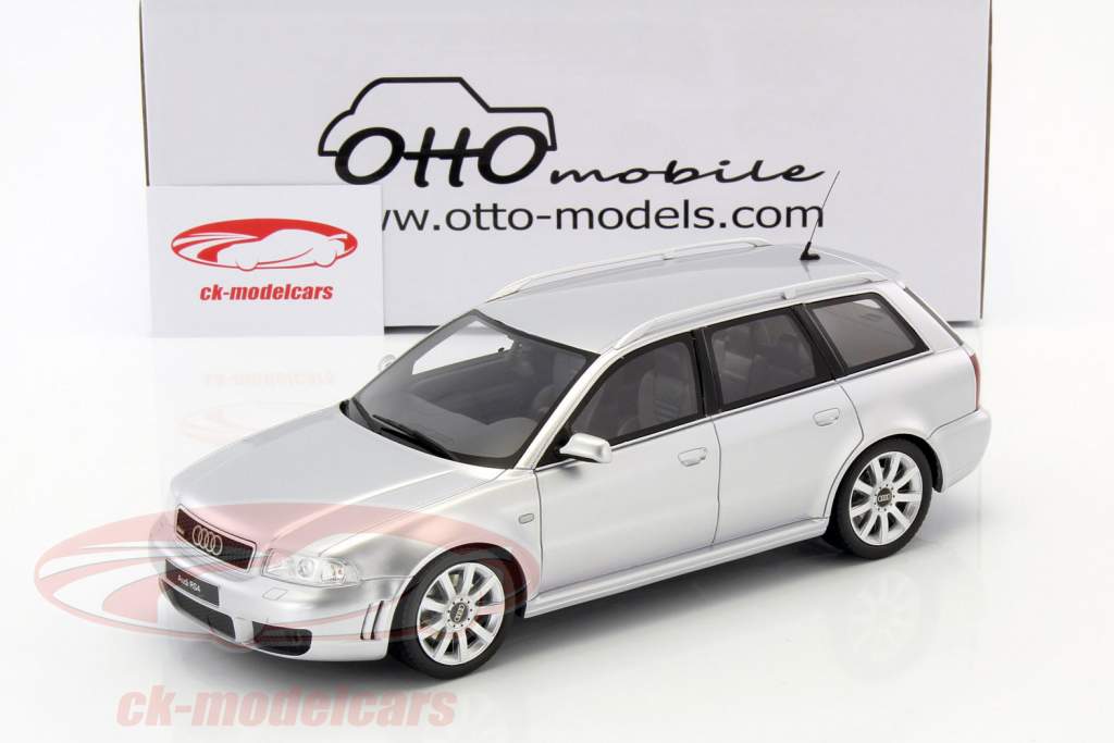 Audi RS4 B5 Opførselsår 2000 sølv 1:18 OttOmobile