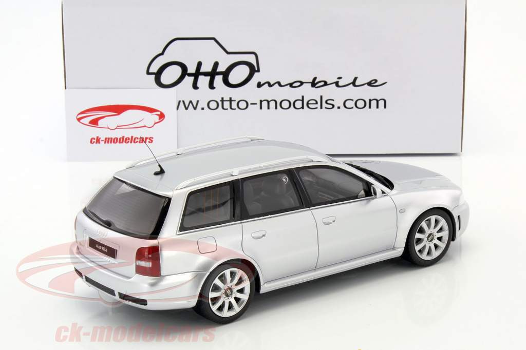 Audi RS4 B5 Baujahr 2000 silber 1:18 OttOmobile