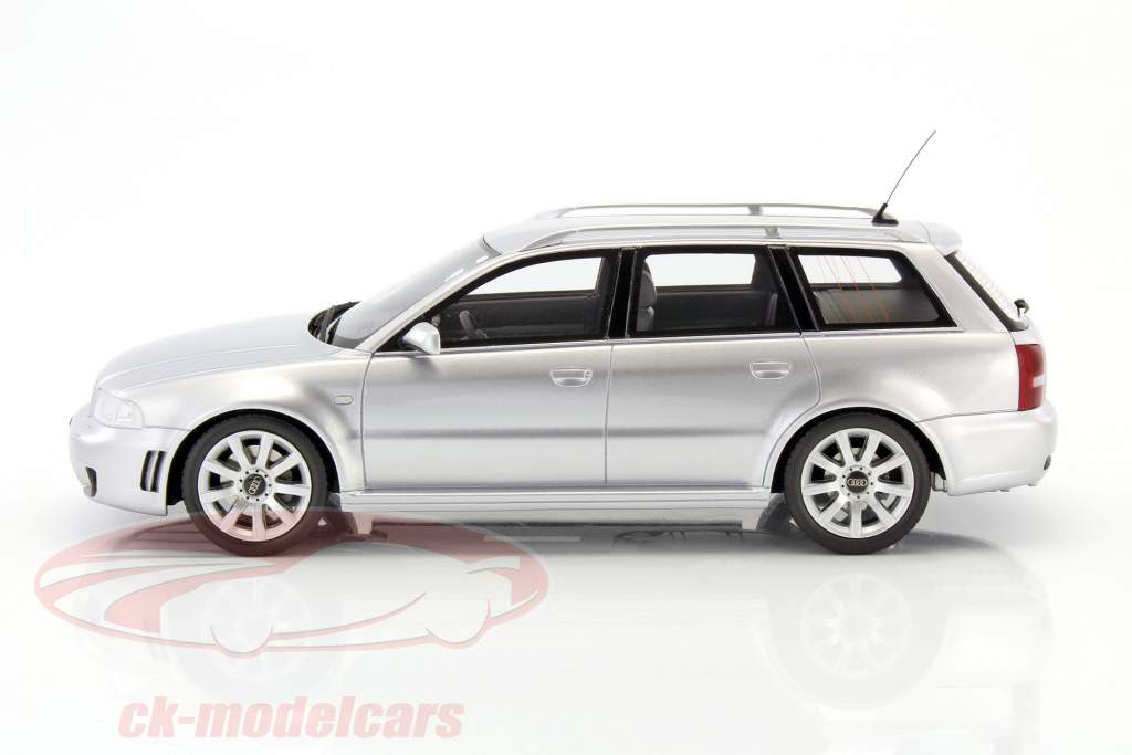 Audi RS4 B5 ano de construção 2000 prata 1:18 OttOmobile
