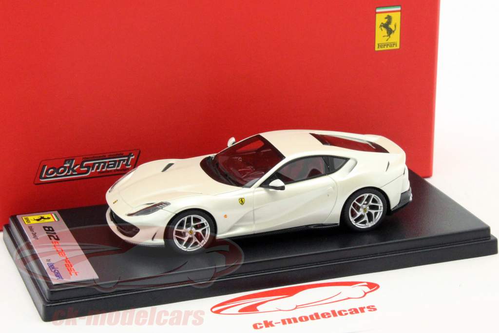 Ferrari 812 Superfast blanc perle 1:43 LookSmart