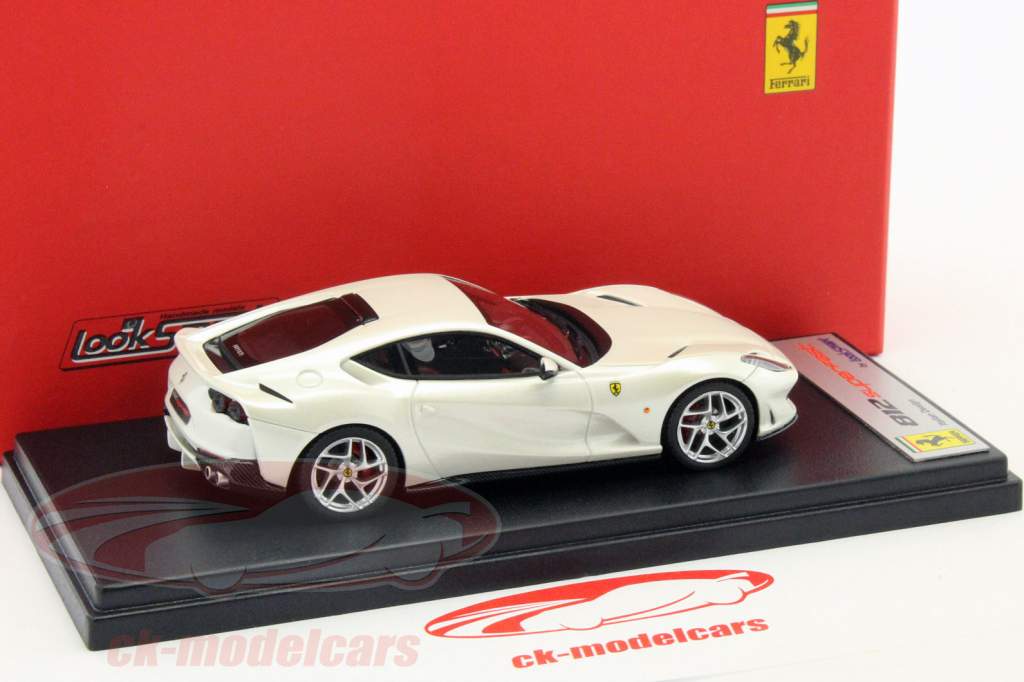 Ferrari 812 Superfast perlweiß 1:43 LookSmart