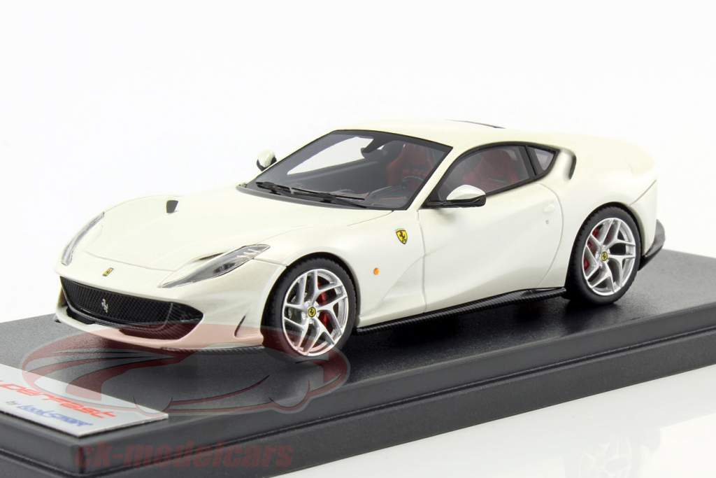 Ferrari 812 Superfast perlweiß 1:43 LookSmart
