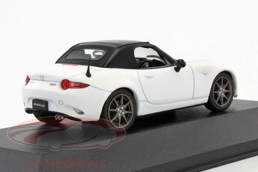 Mazda MX-5 Roadster Closed Top Baujahr 2015 weiß metallic 1:43 First43 Models