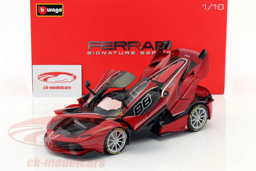 Ferrari FXX-K #88 red / black 1:18 Bburago Signature