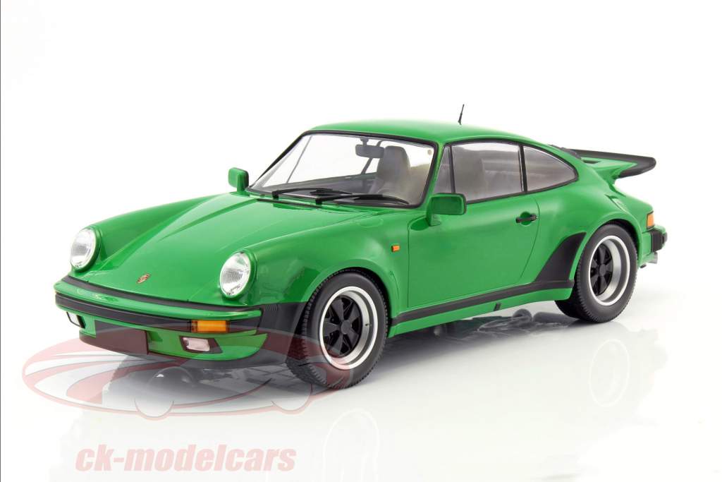 Porsche 911 (930) Turbo Baujahr 1977 grün metallic 1:12 Minichamps