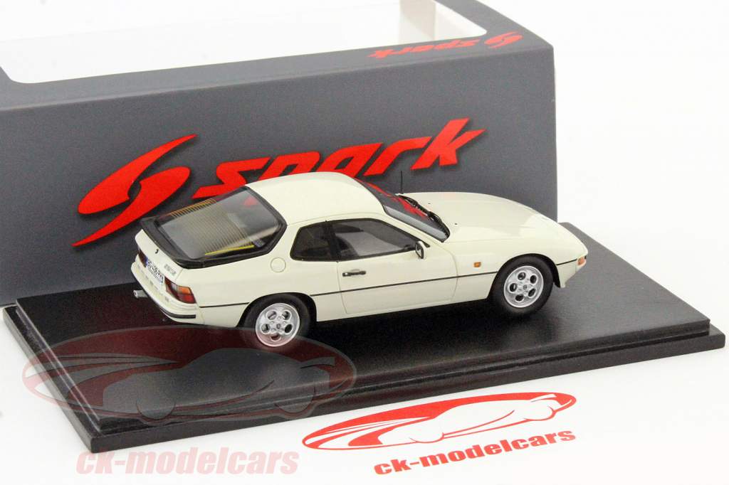 Porsche 924S année de construction 1988 blanc 1:43 Spark