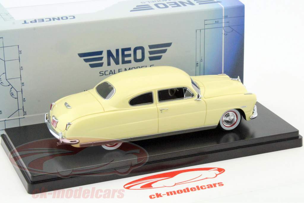 Hudson Commodore coupé année de construction 1948 beige clair 1:43 Neo