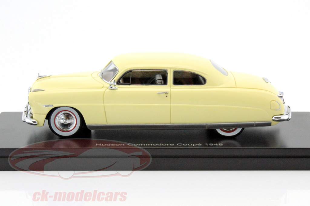 Hudson Commodore クーペ 築 1948 ライトベージュ 1:43 Neo