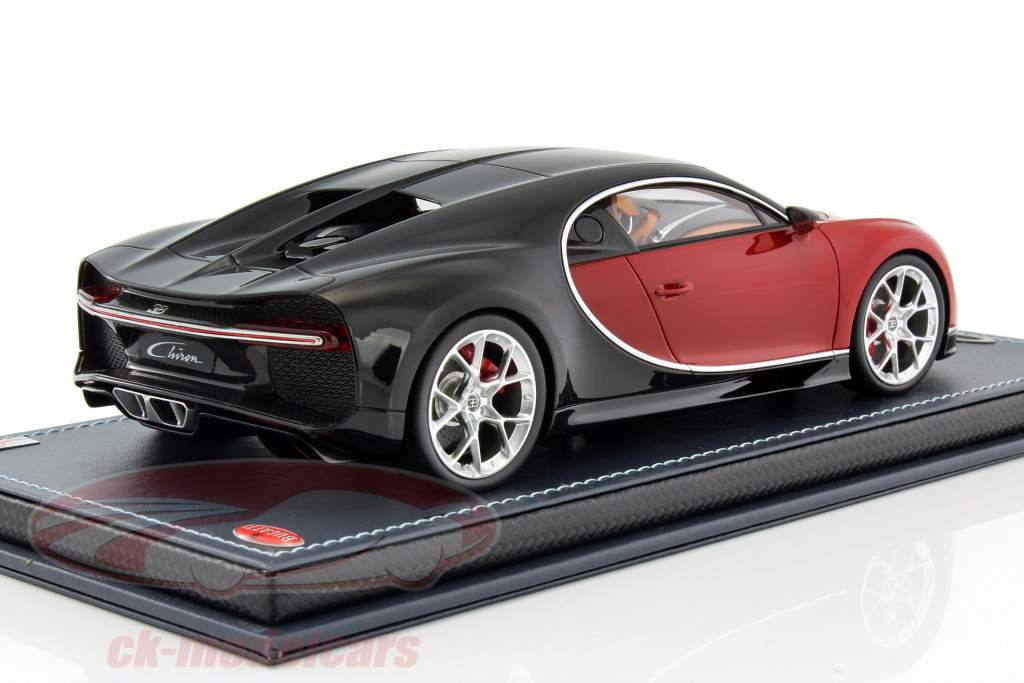 Bugatti Chiron rood / zwart met vitrine 1:18 MR Models