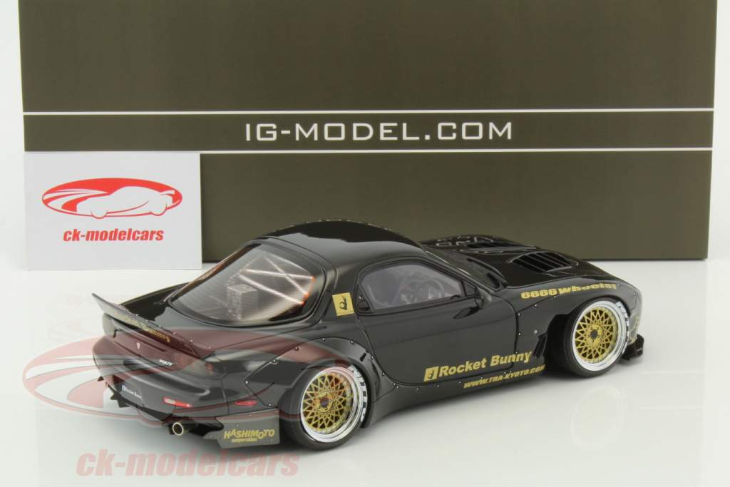 Rocket Bunny RX-7 (FD3S) schwarz 1:18 Ignition Model