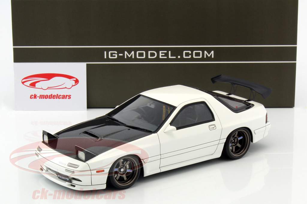 Mazda Savanna RX-7 (FC3S) белый 1:18 Ignition Model