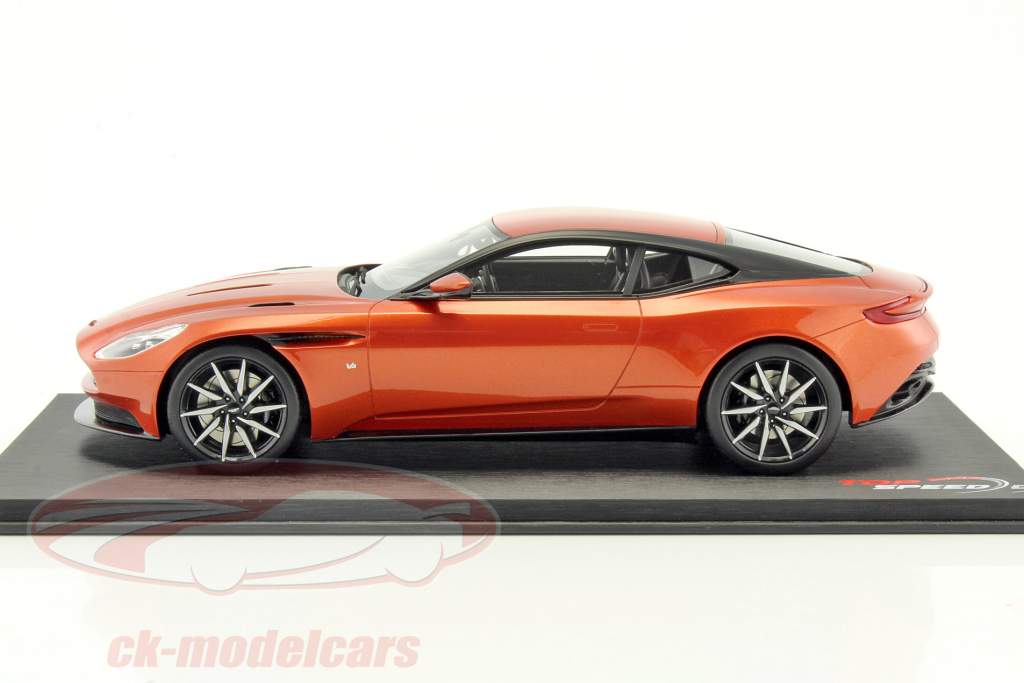 Aston Martin DB11 année de construction 2017 cinabre orange 1:18 TrueScale