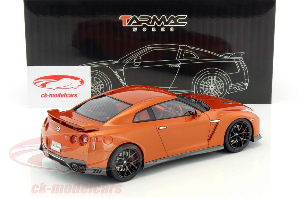 Tarmac Works 1:18 Nissan GT-R year 2017 shiny orange T11-SO