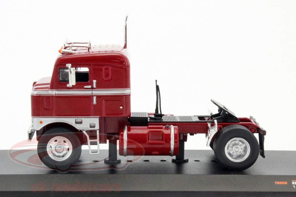 Kenworth Bullnose Bouwjaar 1950 donker rood / zilver 1:43 Ixo