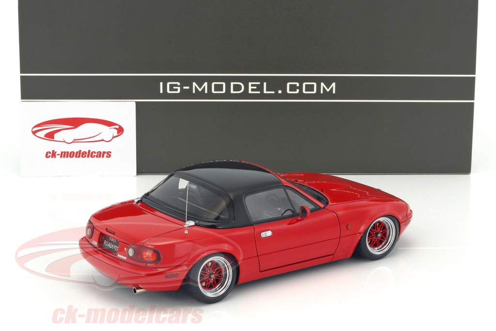 Eunos Roadster (NA) vermelho 1:18 Ignition Model