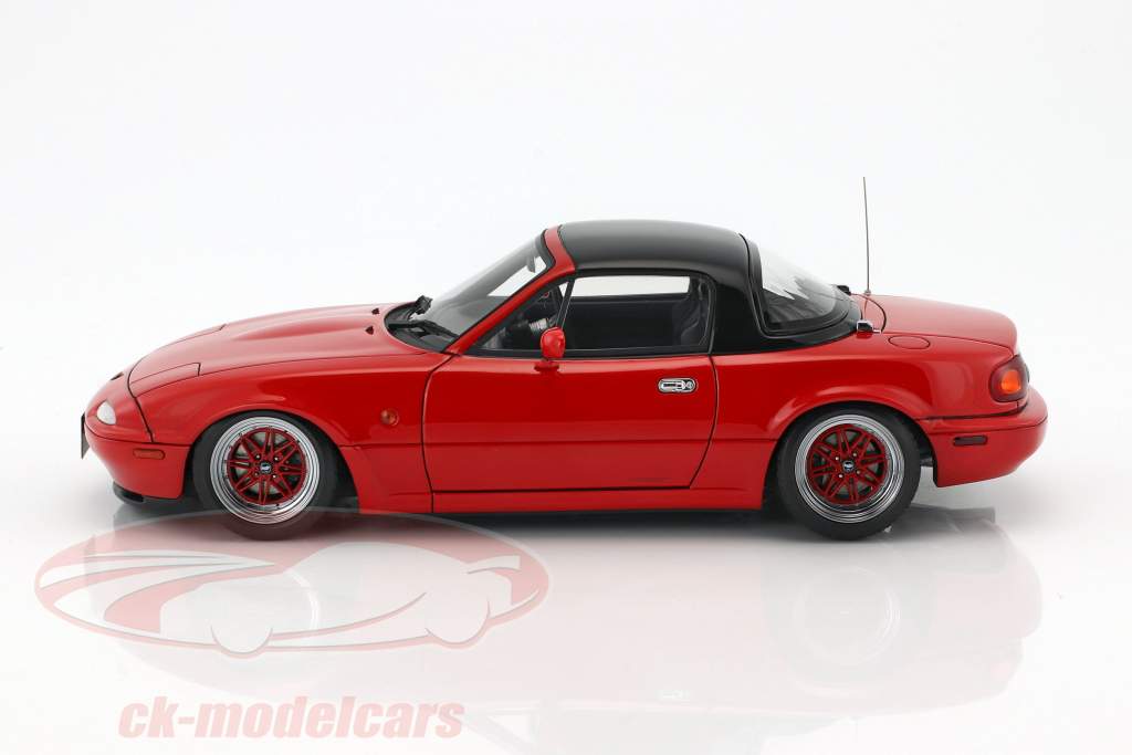 Eunos Roadster (NA) vermelho 1:18 Ignition Model