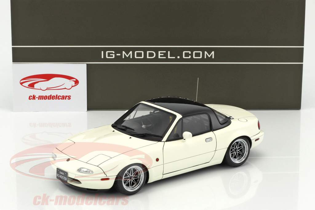 Eunos Roadster (NA) weiß 1:18 Ignition Model