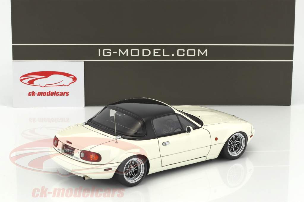 Eunos Roadster (NA) blanco 1:18 Ignition Model
