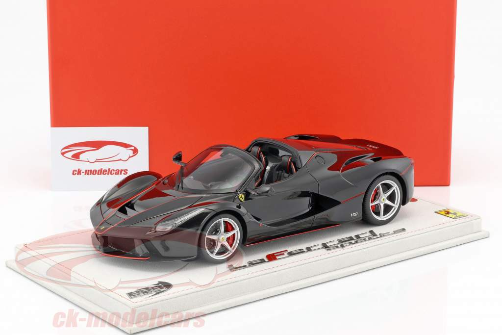 Ferrari LaFerrari Aperta とともに ショーケース 黒 1:18 BBR