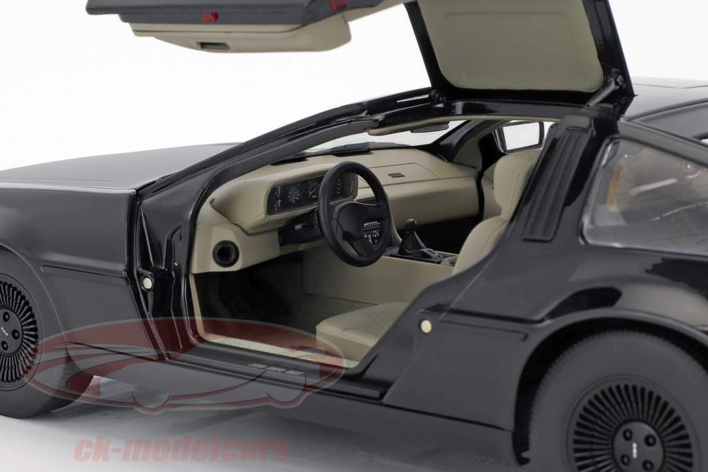 DeLorean DMC-12 année de construction 1981 noir 1:18 AUTOart