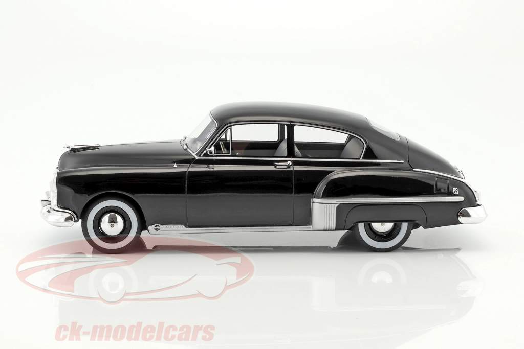 Oldsmobile Rocket 88 año 1949 negro 1:18 BoS-Models