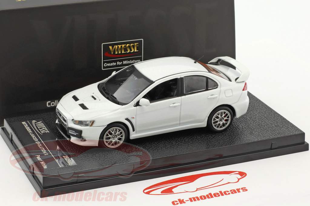 Mitsubishi Lancer Evolution X Год постройки 2012 белый металлический 1:43 Vitesse