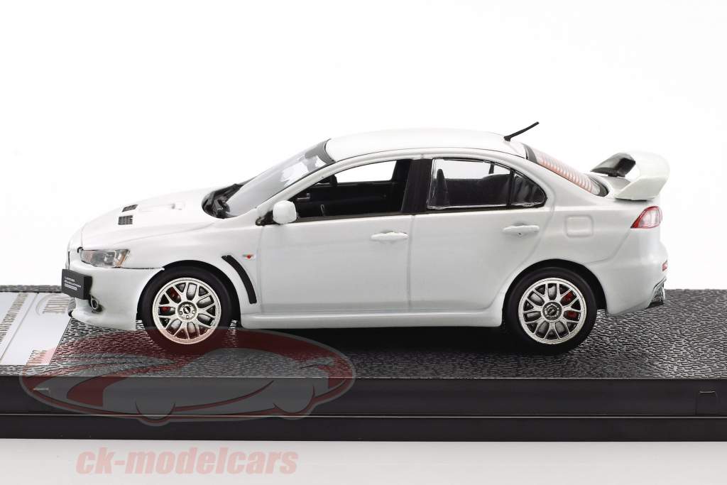 Mitsubishi Lancer Evolution X Bouwjaar 2012 wit metalen 1:43 Vitesse