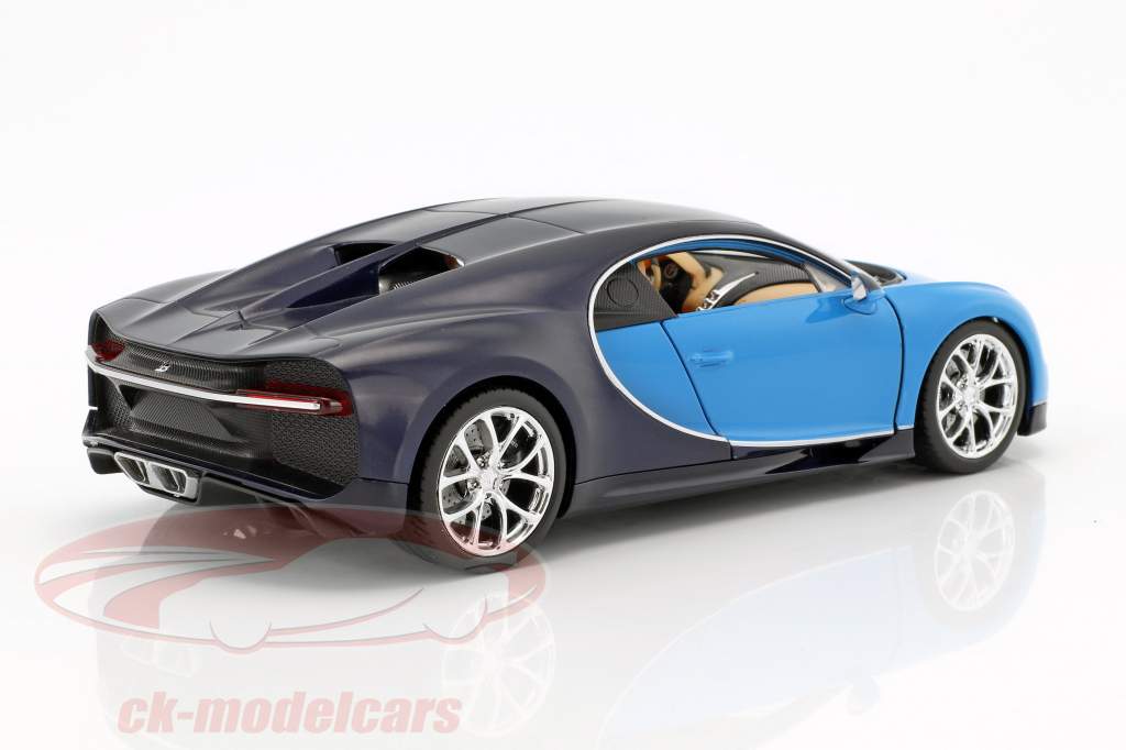 Bugatti Chiron Baujahr 2017 hellblau / dunkelblau 1:24 Welly
