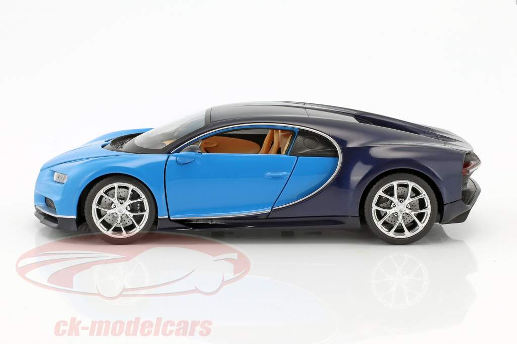 Bugatti Chiron Baujahr 2017 hellblau / dunkelblau 1:24 Welly