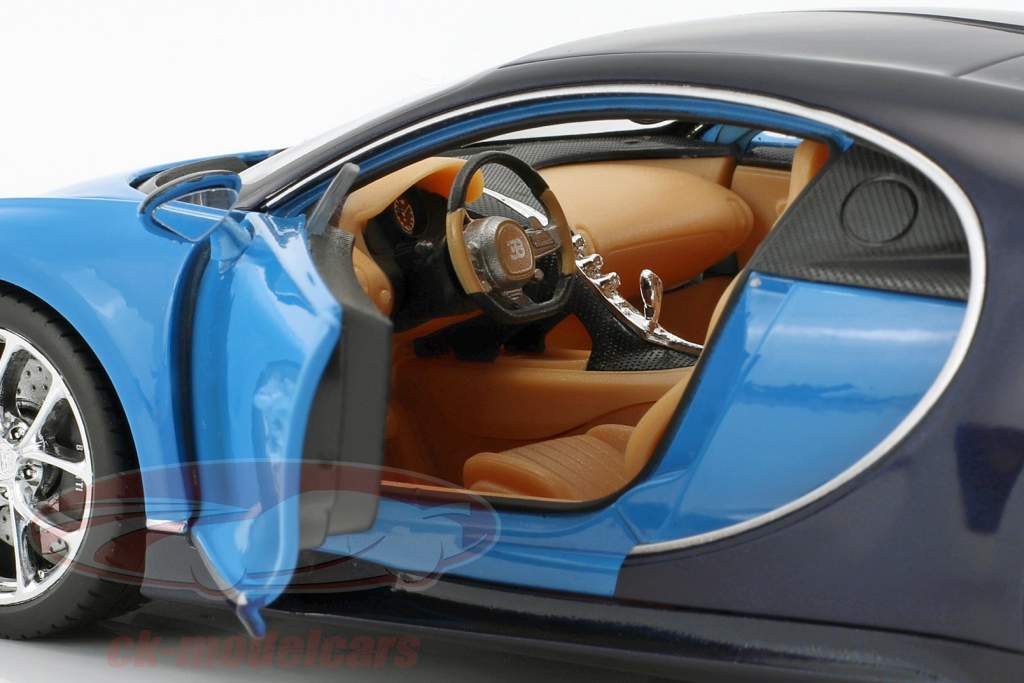 Bugatti Chiron año de construcción 2017 azul claro / azul oscuro 1:24 Welly